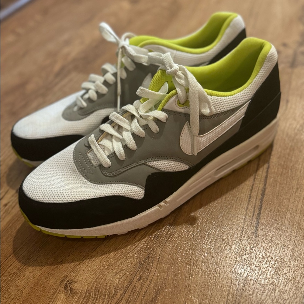 Nike max air shoes